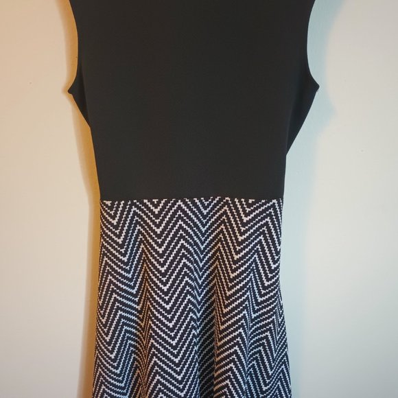 Stunning Studio One Black & White Dress - Picture 3 of 4